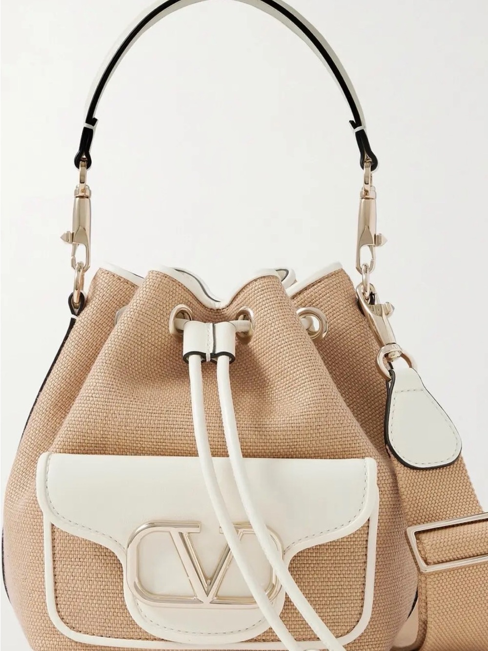 Valentino Garavani Locò Raffia Bucket Bag - Picture 5 of 13